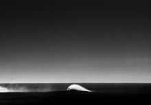 Load image into Gallery viewer, Distant
